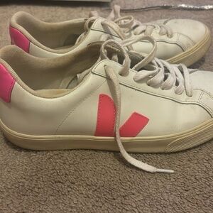 Women’s  Veja pink and white